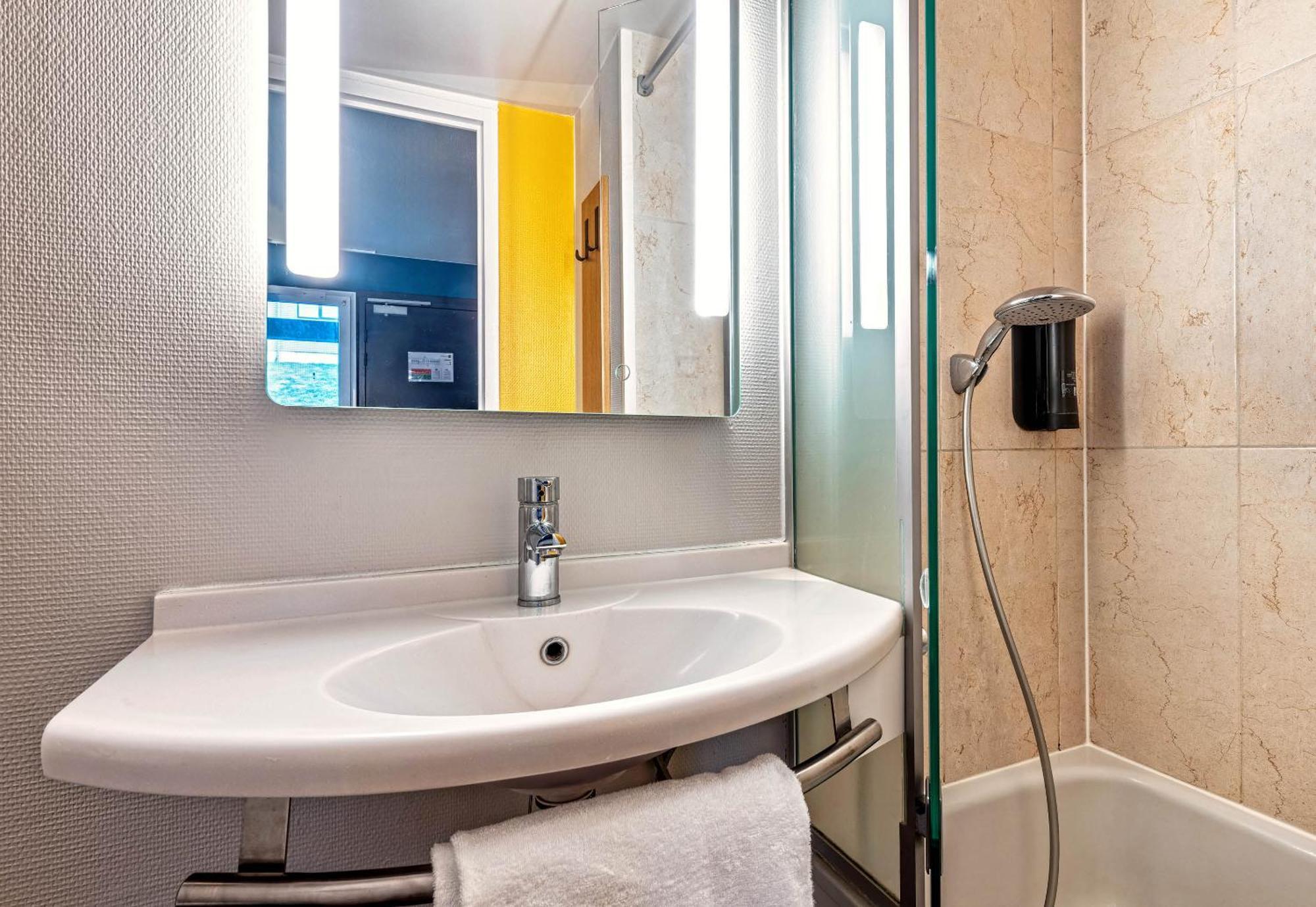 B&B Hotel Quimper Nord Douarnenez Екстериор снимка