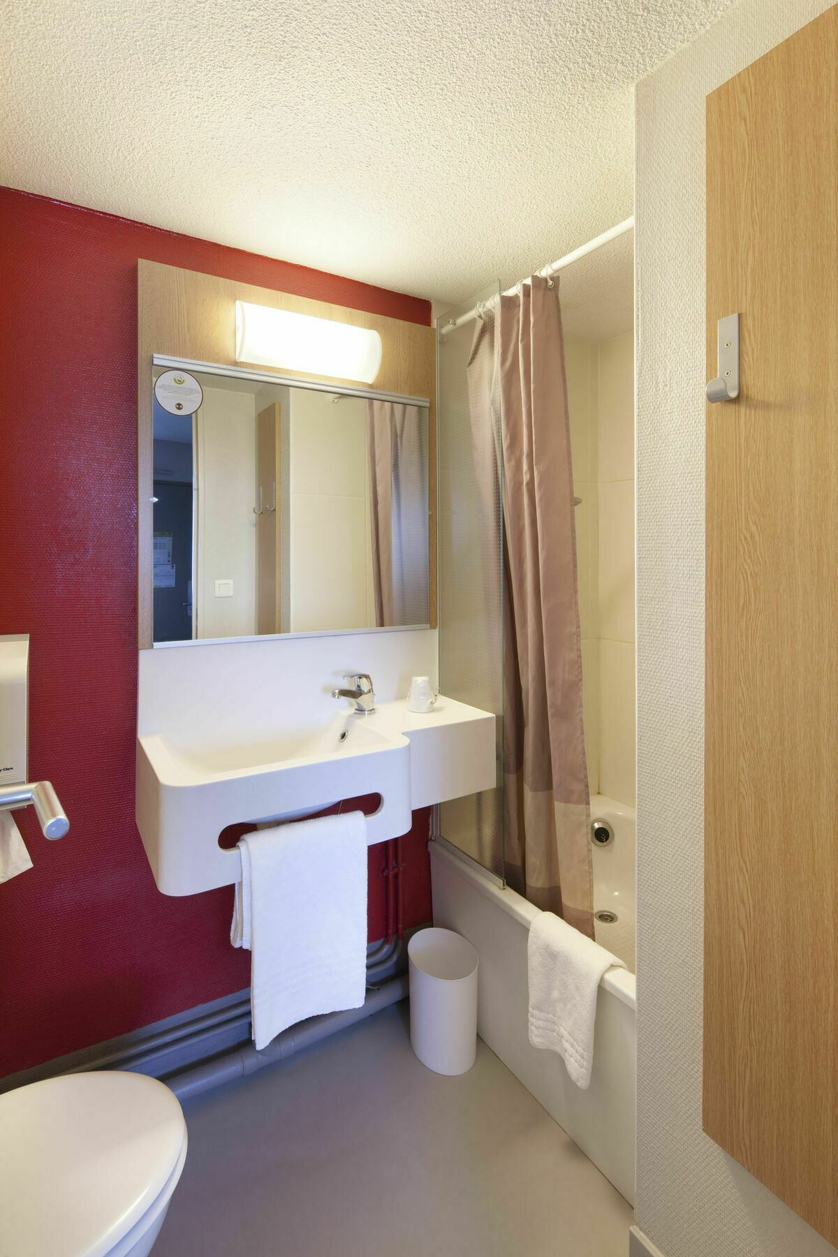 B&B Hotel Quimper Nord Douarnenez Екстериор снимка